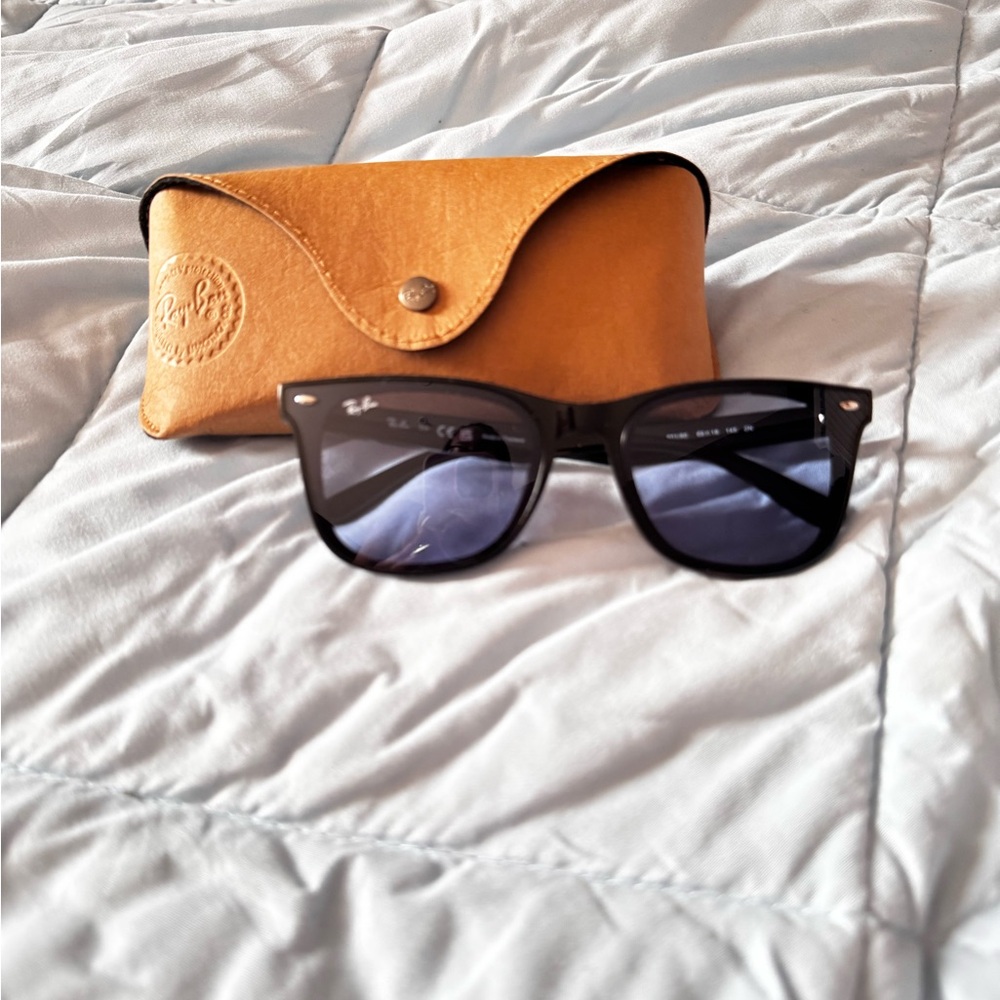 Ray-Ban Black Sunglasses with Tan Case